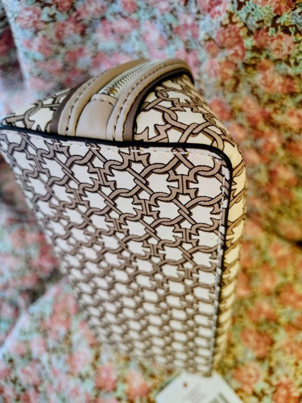 NWT kate spade makeup pouch bag MSRP $69